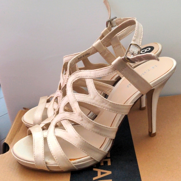 Champagne satin sandals - Picture 2 of 2